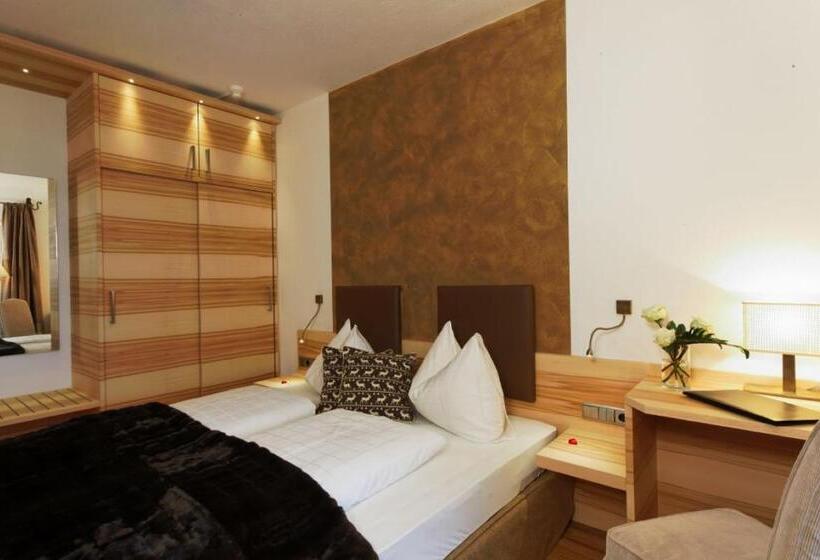 חדר סטנדרט עם מרפסת, Residence Hotel Alpinum