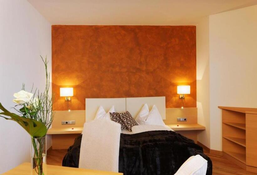 חדר סטנדרט עם מרפסת, Residence Hotel Alpinum