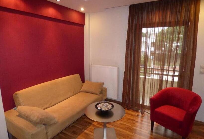 غرفة عائلية, Athens Habitat