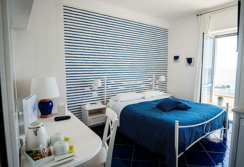 带观景的标准间, Calanca