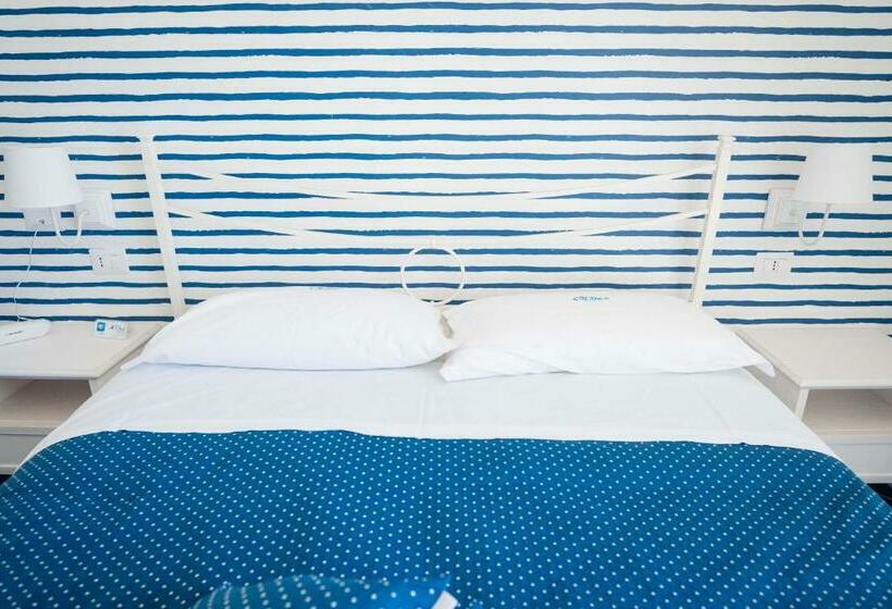 带观景的标准间, Calanca