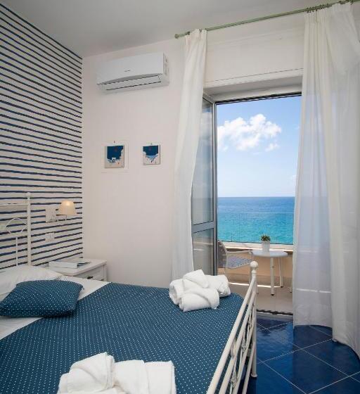 带观景的标准间, Calanca