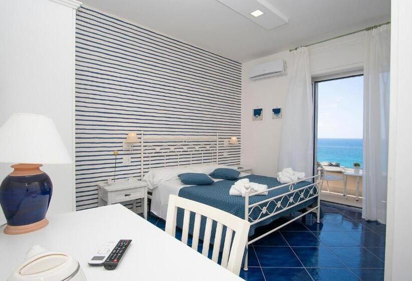 带观景的标准间, Calanca