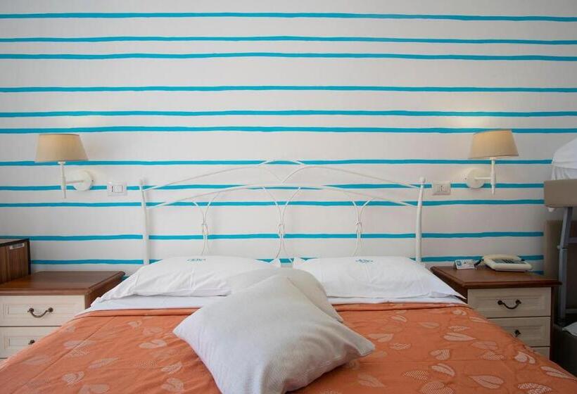 带城市景观的标准间, Calanca