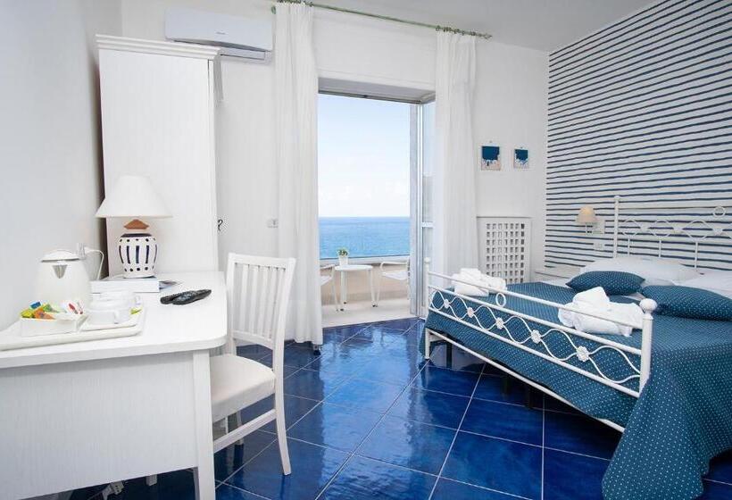 带观景的标准间, Calanca