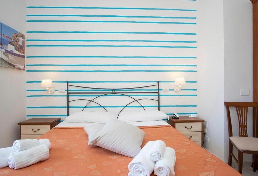 带城市景观的标准间, Calanca