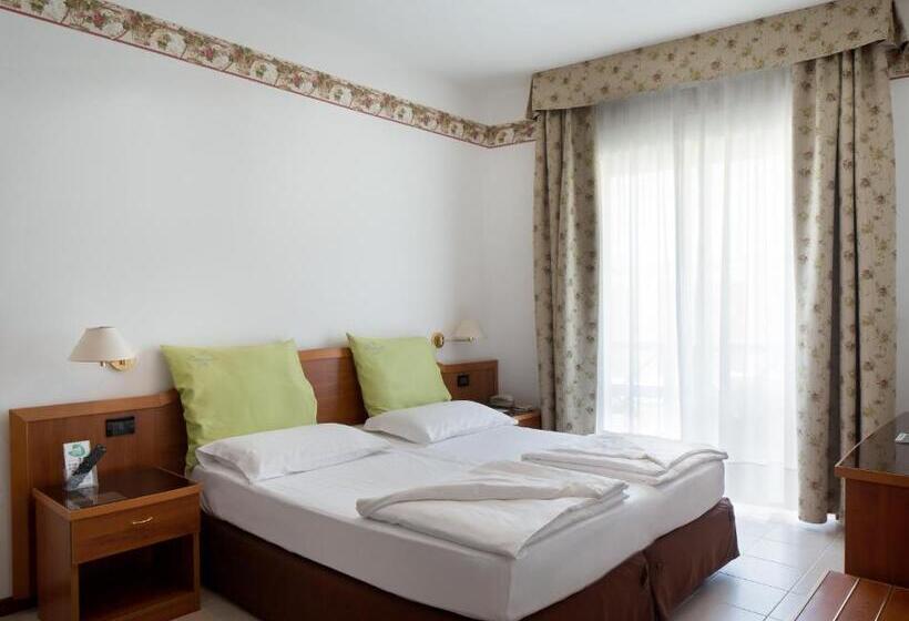 اتاق استاندارد با چشم‌انداز, Campagnola