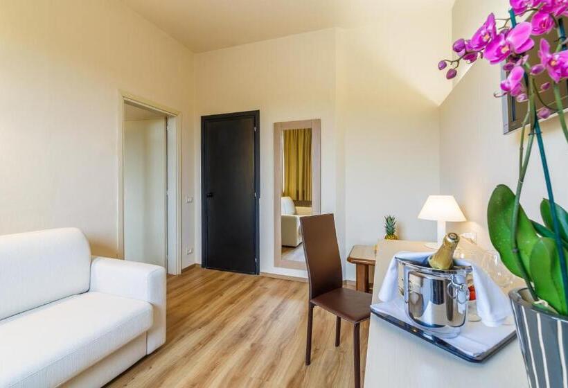 小型套房, Country Club