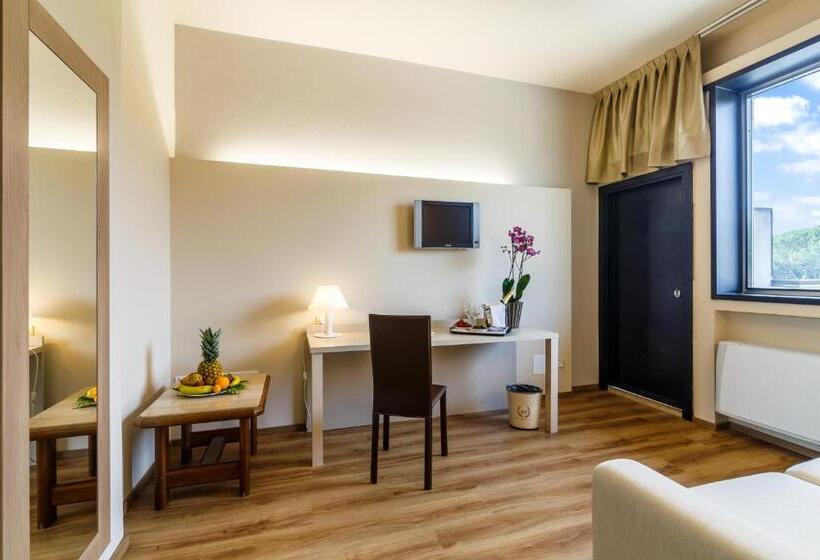 小型套房, Country Club