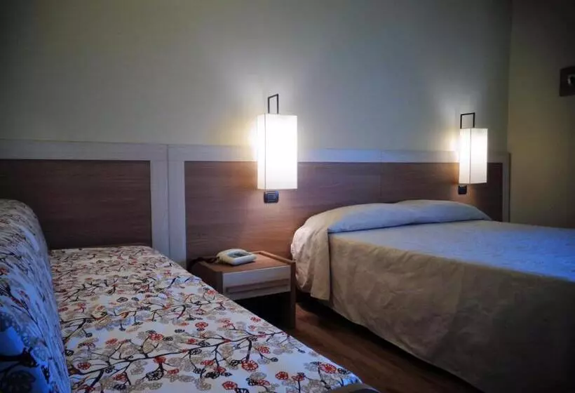 Standard Kolmen Hengen Huone, Country Club