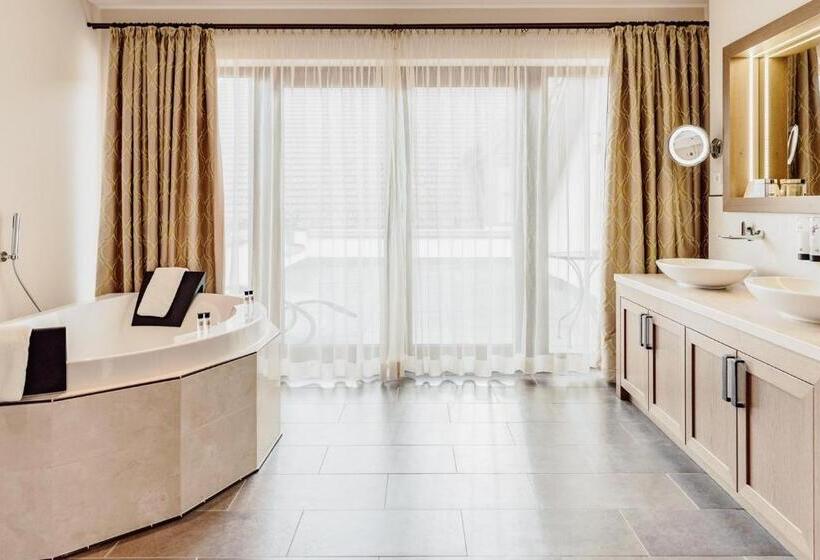 Люкс с Балконом, Der Eisvogel Wellness & Genuss