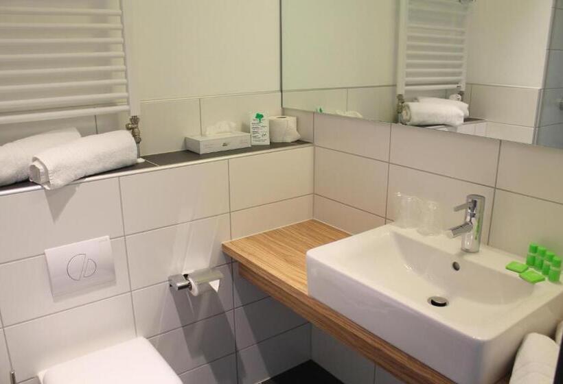 Quarto Basic, Gideon