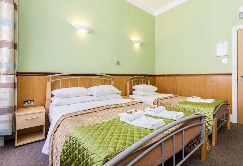 Номер Стандарт Трехместный, Gower House