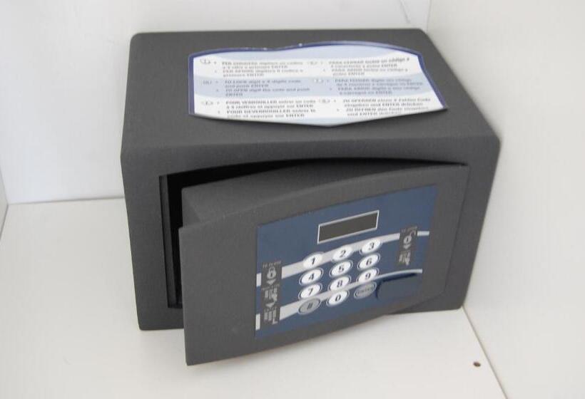 غرفة قياسية مزوَّدة بشُرفة, Irene