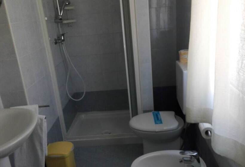 غرفة قياسية, Irene