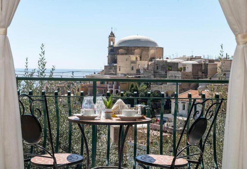 غرفة قياسية مطلّة علي البحر, Le Nereidi B&b