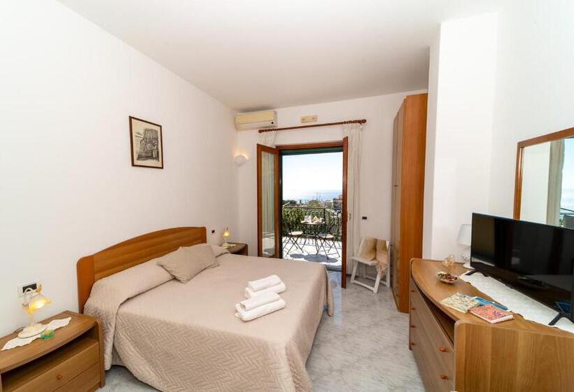 Номер Стандарт Вид на Море, Le Nereidi B&b