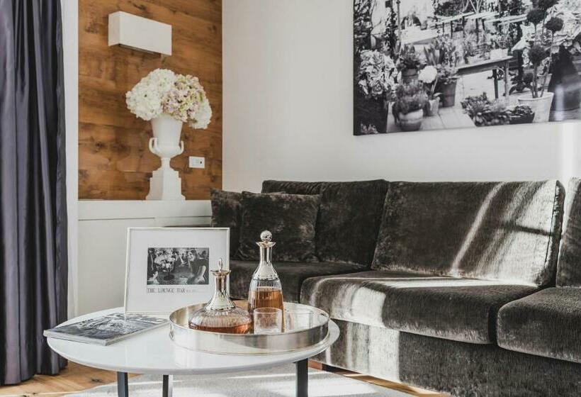 سوییت, Magdalener Hof