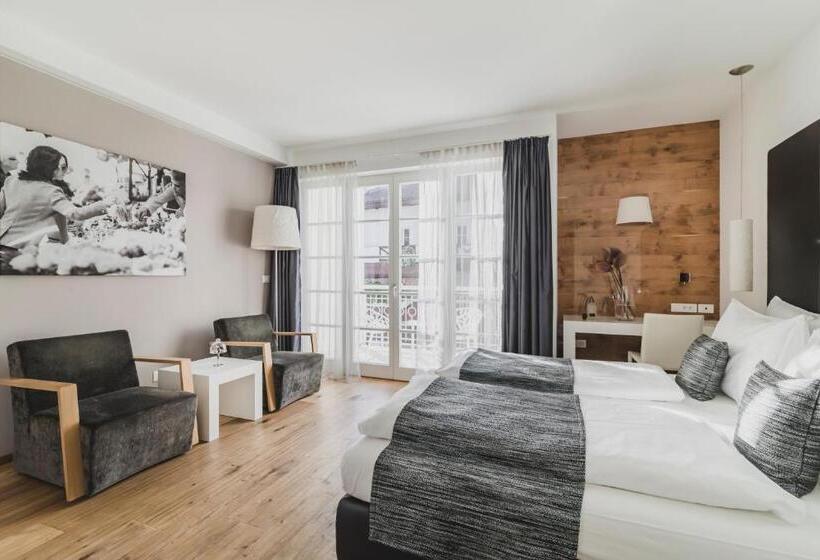 اتاق لوکس, Magdalener Hof