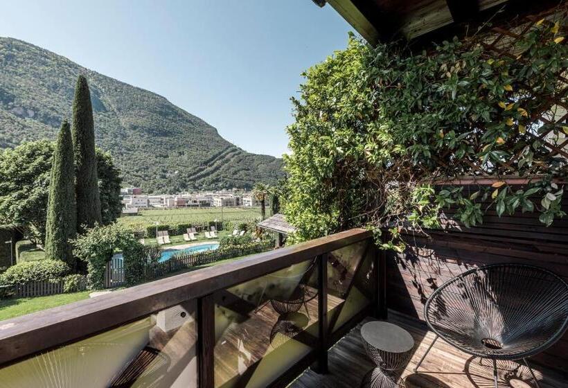 سوییت جونیور, Magdalener Hof