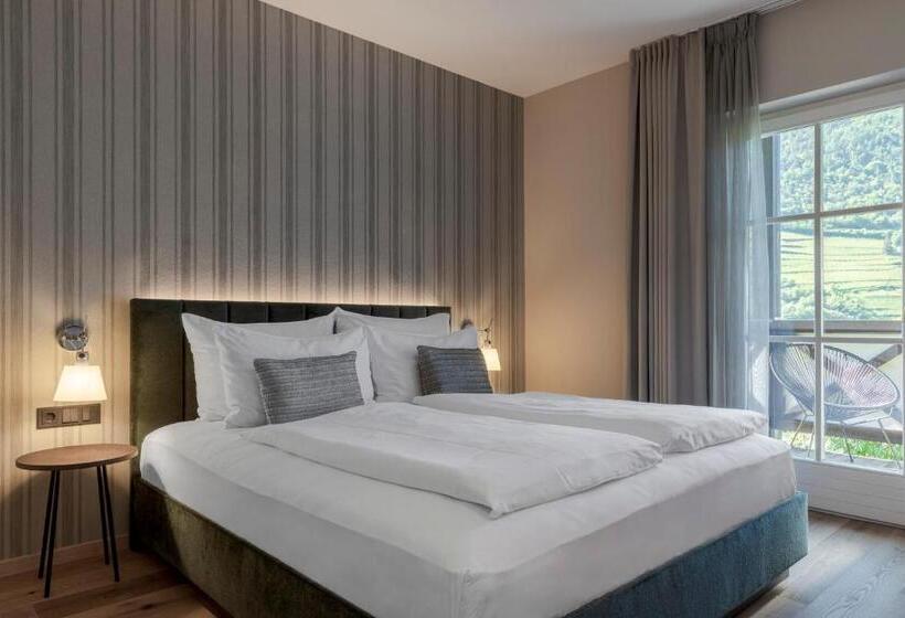 سوییت جونیور, Magdalener Hof