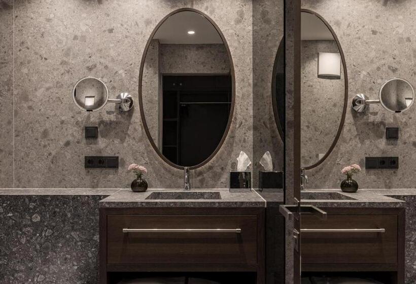 سوییت دوبلکس, Magdalener Hof