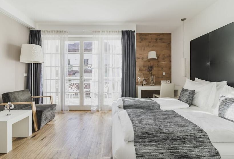 اتاق لوکس, Magdalener Hof