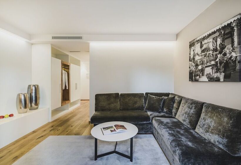 سوییت, Magdalener Hof