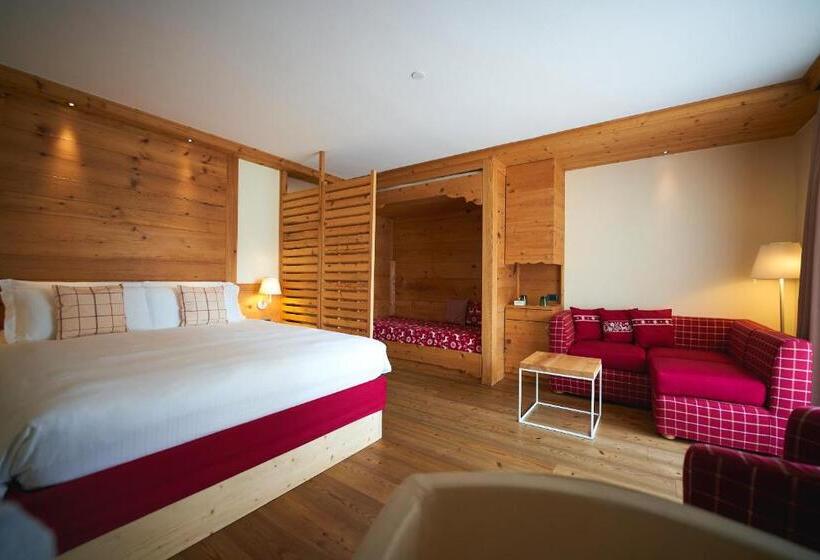 جناح جونيور, Maribel