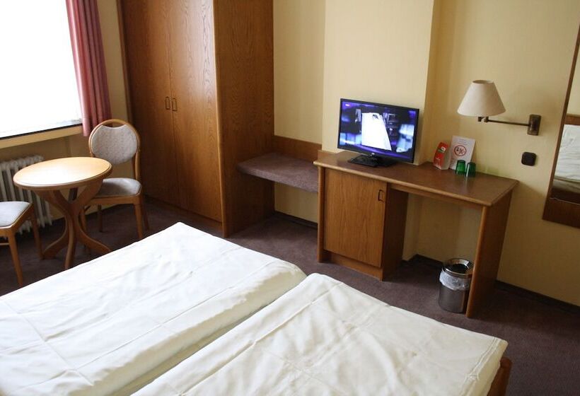 스탠다드 룸, Niederée