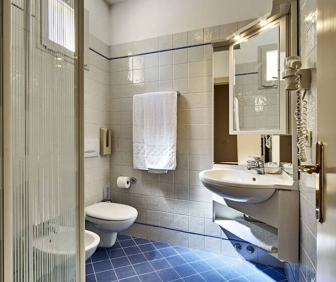 Семейный Номер, Palace Hotel Regina