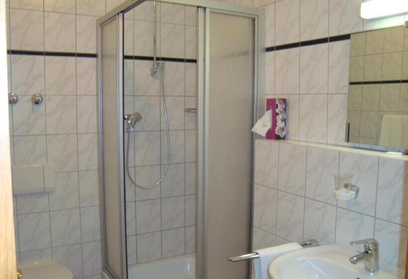 스탠다드 트리플 룸, Restaurant Handelshof