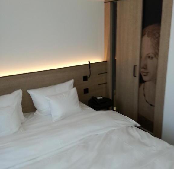 Номер Комфорт, Sorat Hotel Saxx Nürnberg