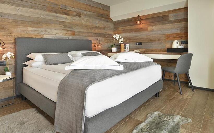 غرفة كومفورت ثلاثية, Sporting Family Hospitality