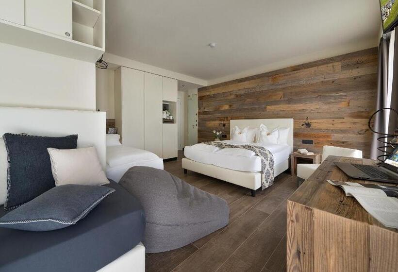 غرفة سوبيريور ثلاثية, Sporting Family Hospitality