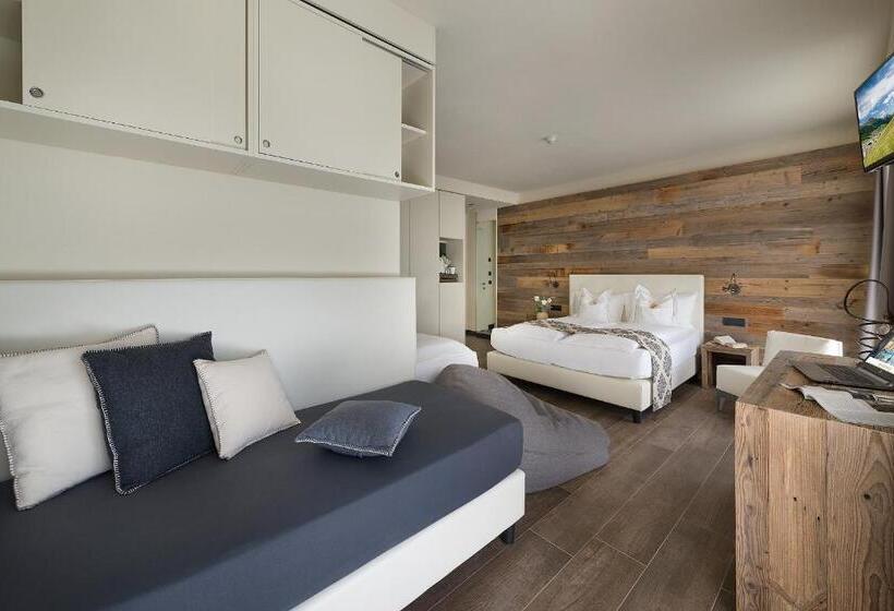 غرفة سوبيريور ثلاثية, Sporting Family Hospitality