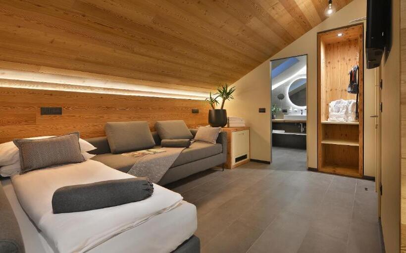 غرفة ديلوكس ثلاثية, Sporting Family Hospitality