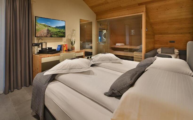 غرفة ديلوكس ثلاثية, Sporting Family Hospitality