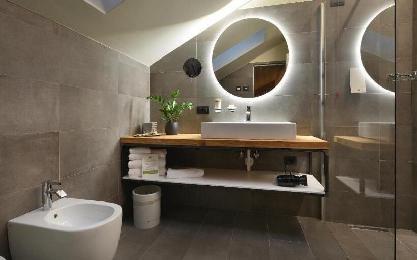 غرفة ديلوكس ثلاثية, Sporting Family Hospitality