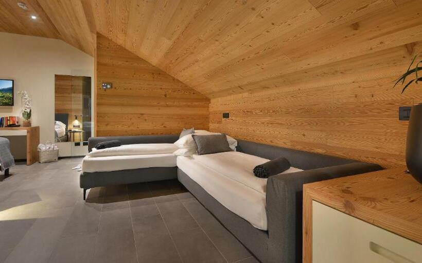 غرفة ديلوكس رباعية, Sporting Family Hospitality