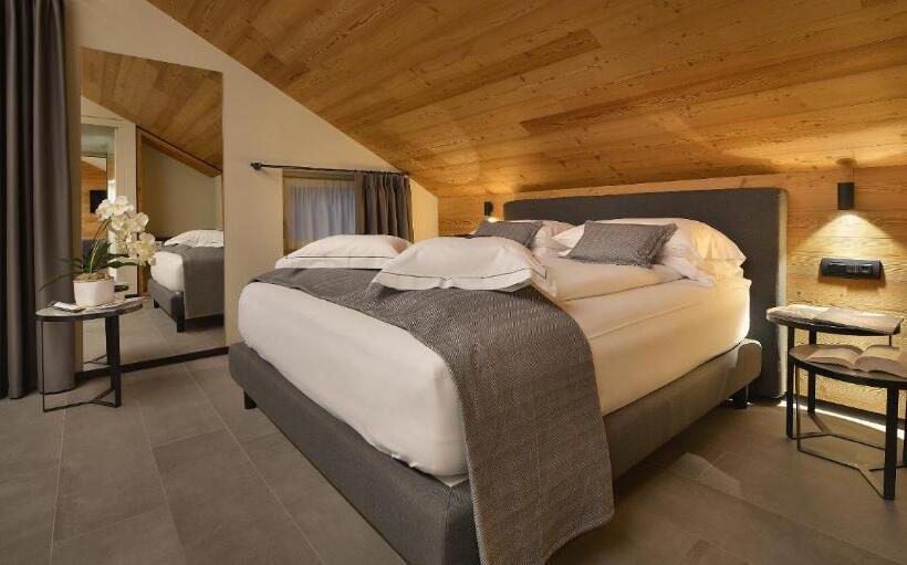 جناح, Sporting Family Hospitality