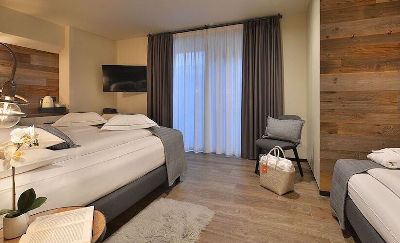 غرفة كومفورت ثلاثية, Sporting Family Hospitality