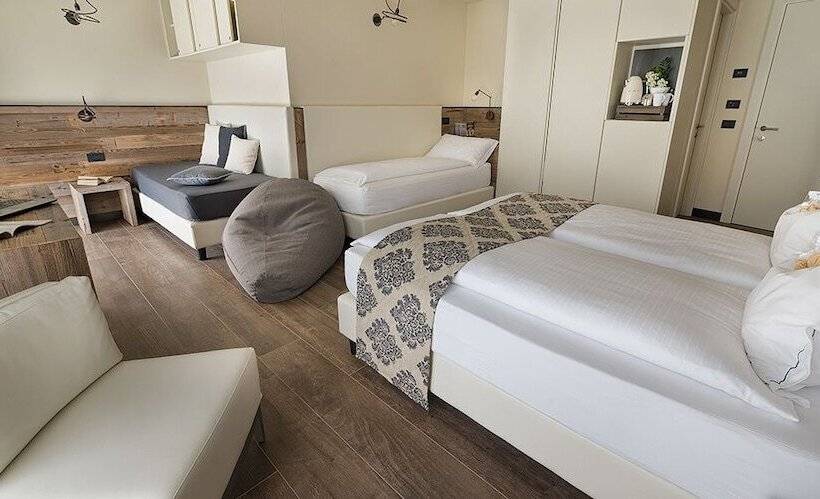 اتاق سوپریور سه تخته, Sporting Family Hospitality