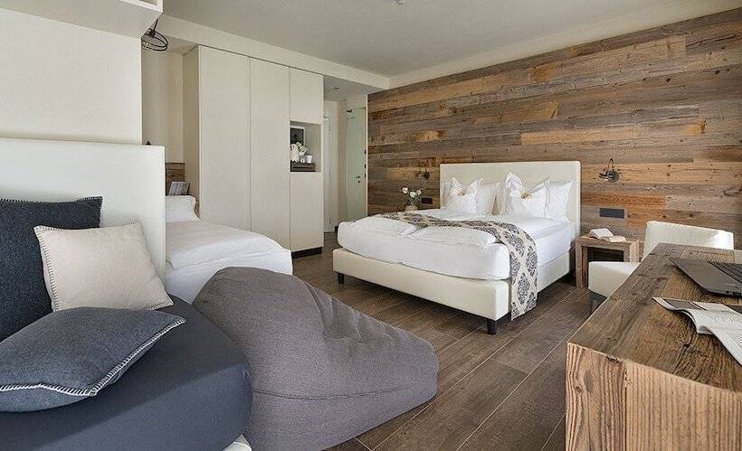 غرفة سوبيريور ثلاثية, Sporting Family Hospitality