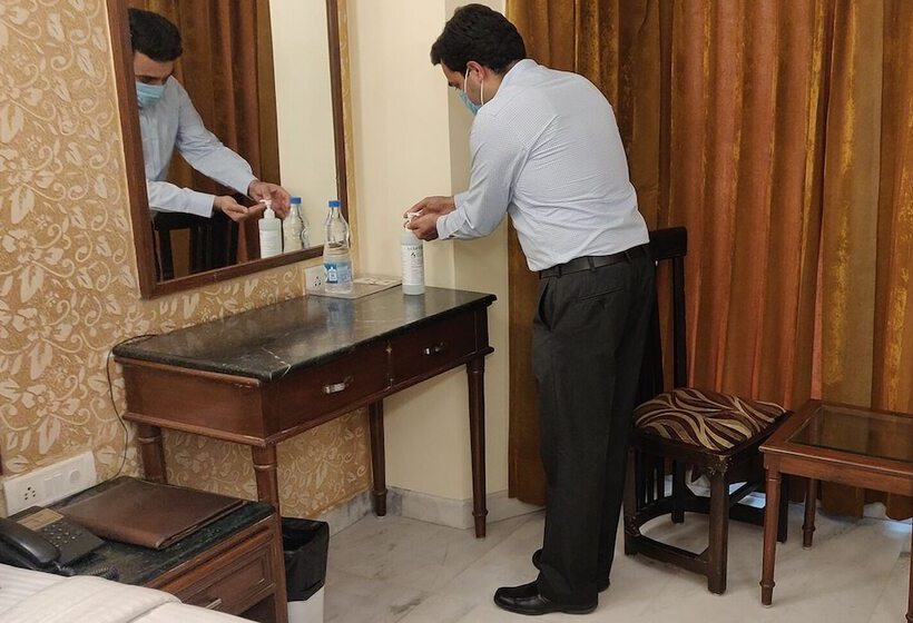 デラックスルーム, The Maple Leaf Dlf Cyber City