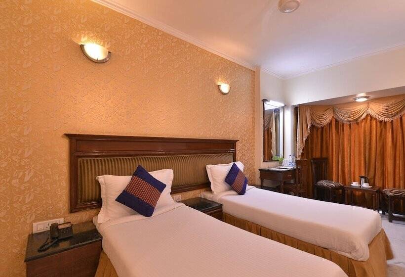 デラックスルーム, The Maple Leaf Dlf Cyber City