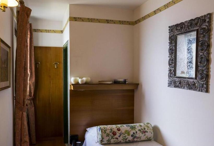 اتاق استاندارد یک نفره, La Caletta Hotel Bolognese