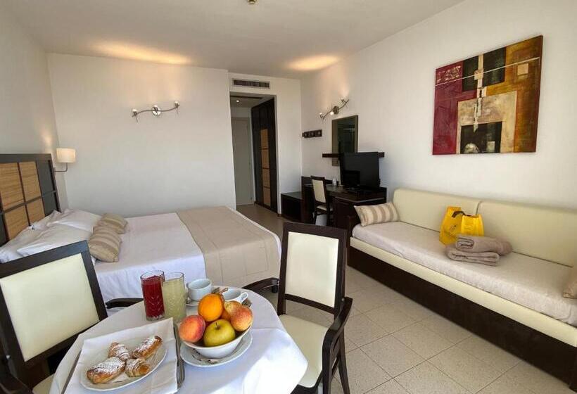 스탠다드 트리플 룸, Palace Hotel Regina