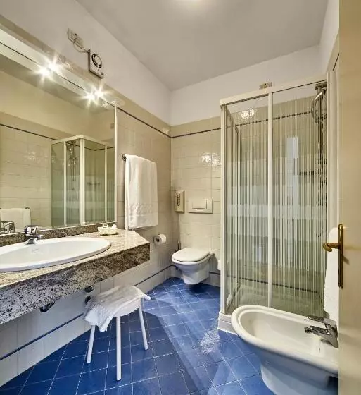 اتاق استاندارد چهار تخته, Palace Hotel Regina