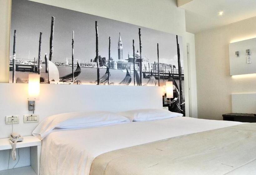 Comfort room with balcony, Palace Hotel Regina